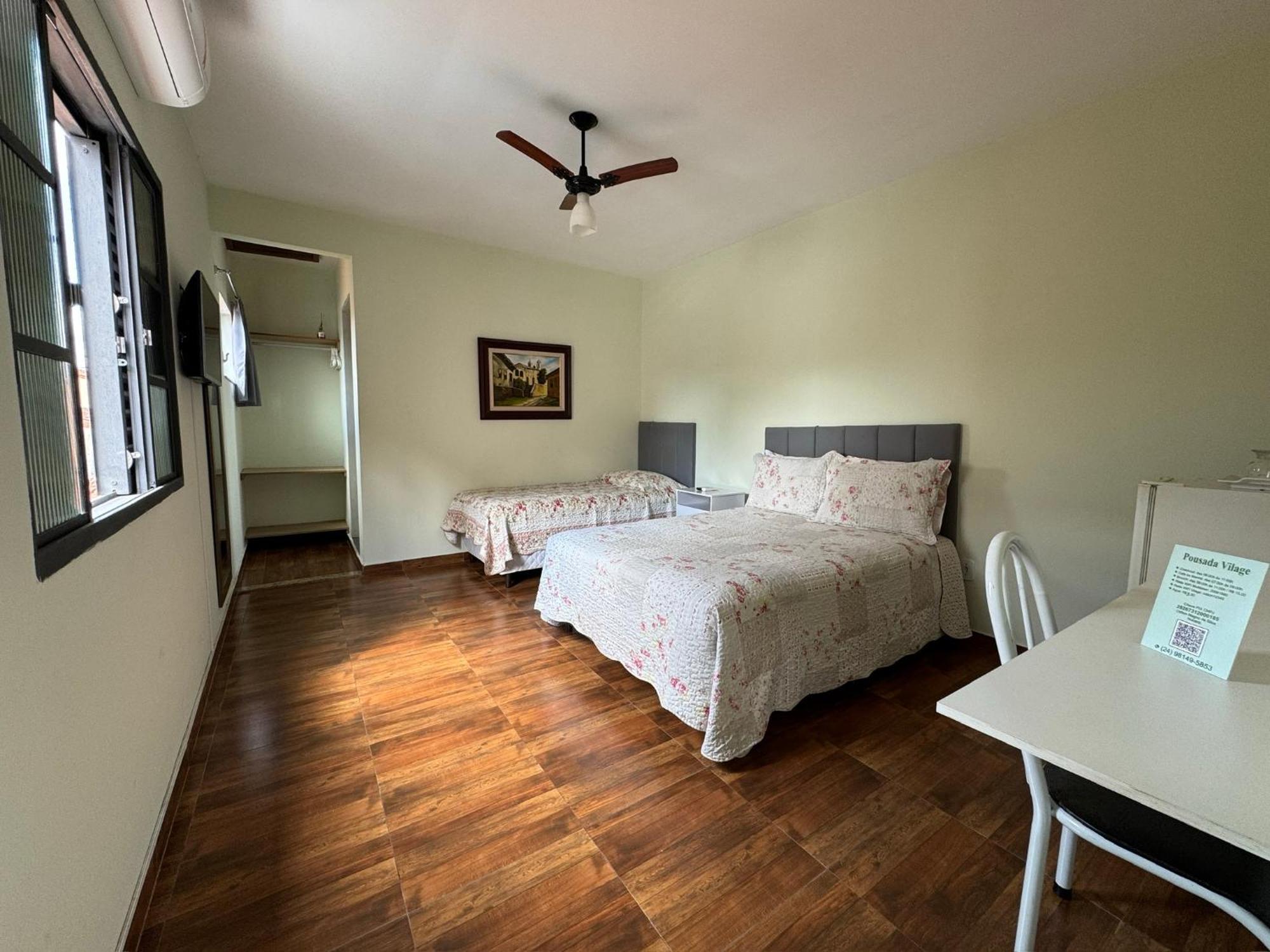 Pousada Familiar Vilage Bed & Breakfast Homestay Volta Redonda Exterior photo