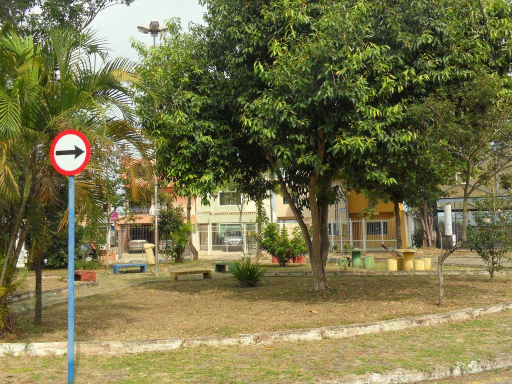 Pousada Familiar Vilage Bed & Breakfast Homestay Volta Redonda Exterior photo
